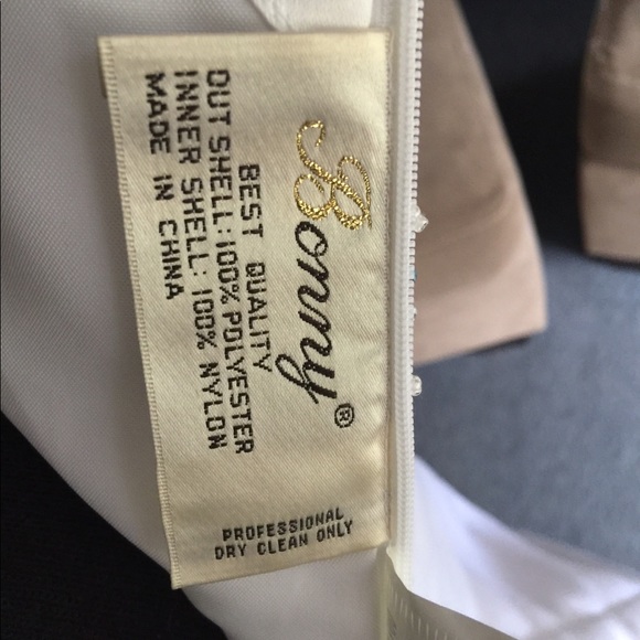 Bridal gown - Picture 5 of 7